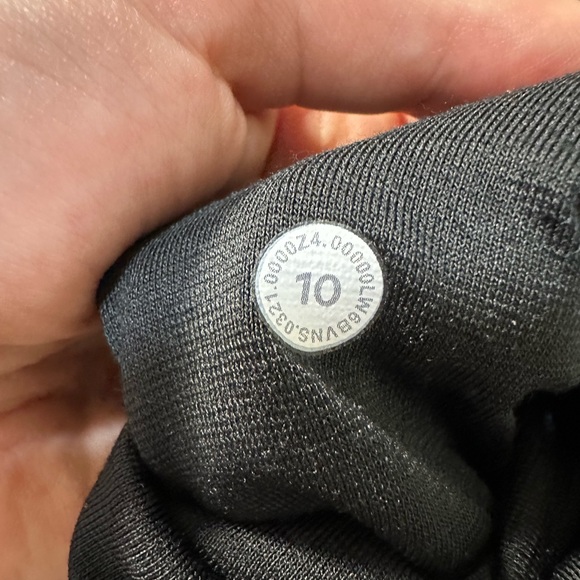 EUC Lululemon Nulu Colour Block High-Rise Crop 23” Black/True Navy - Picture 5 of 5